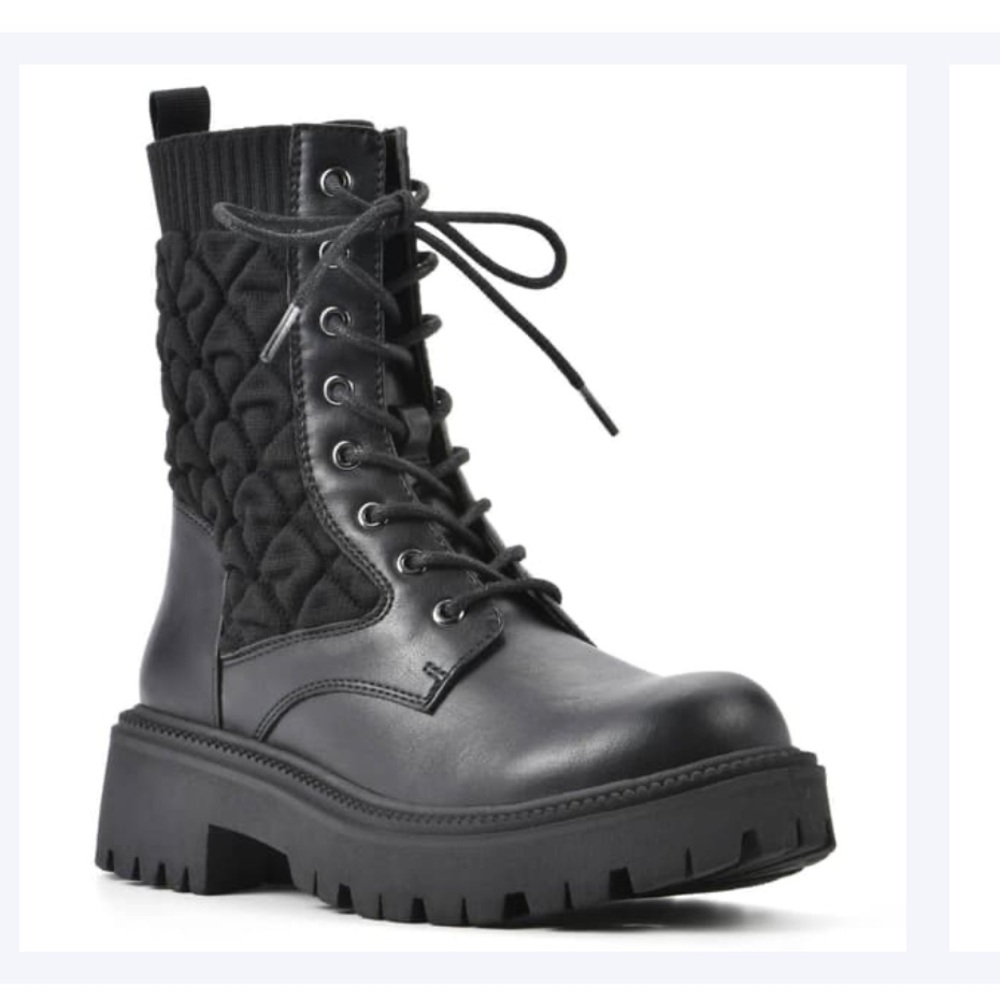 Womens White Mountain Shayne Lace-Up Ankle Boots